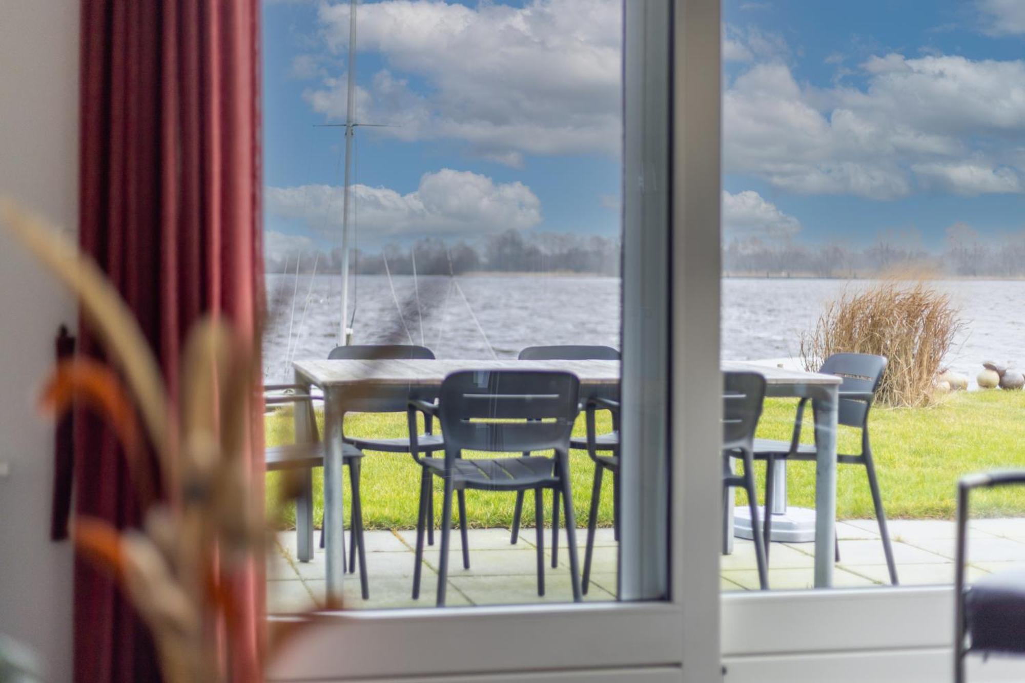 Waterpark Oan 'E Poel Bij Sneekermeer Terherne Buitenkant foto