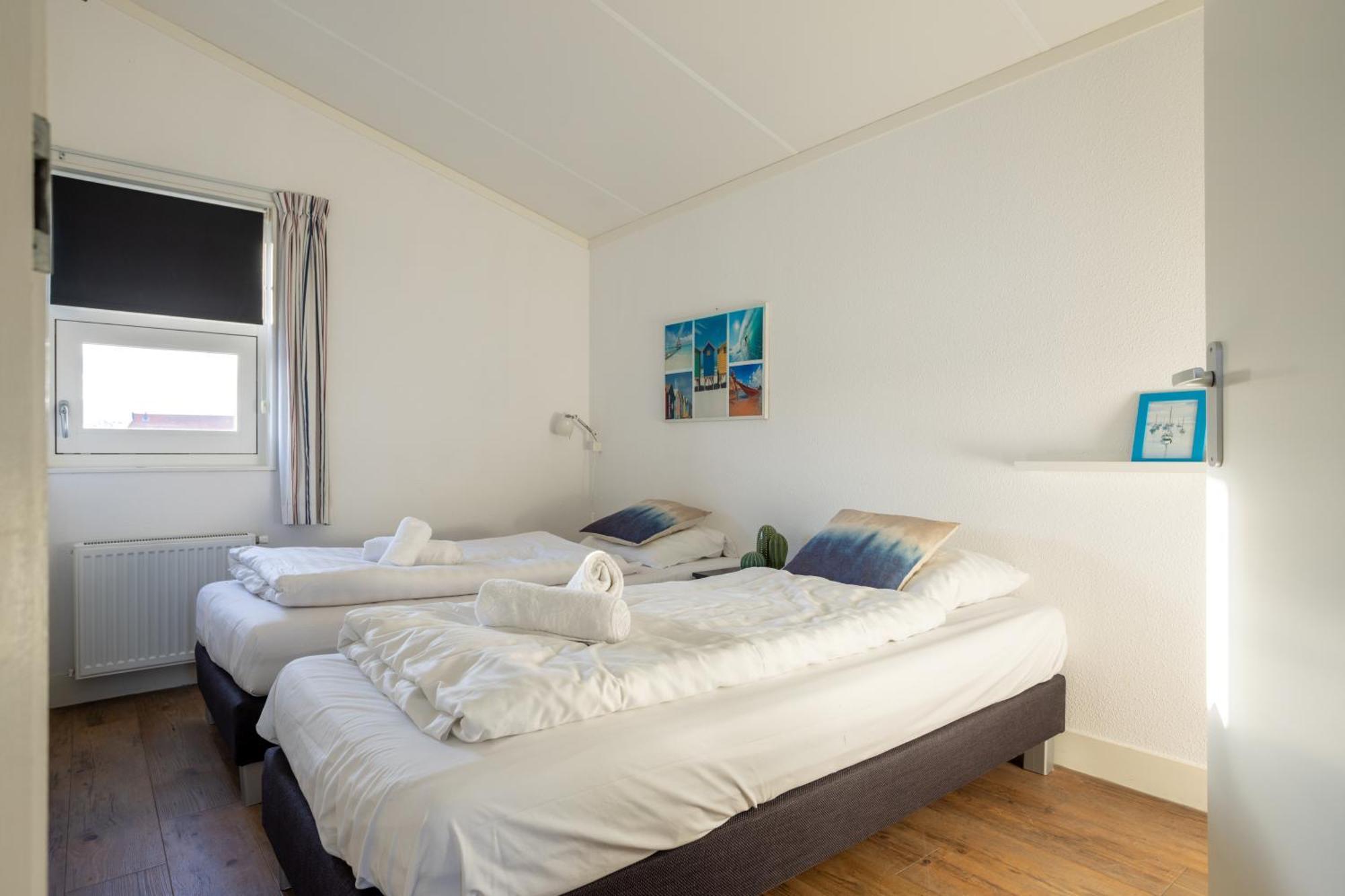 Waterpark Oan 'E Poel Bij Sneekermeer Terherne Kamer foto