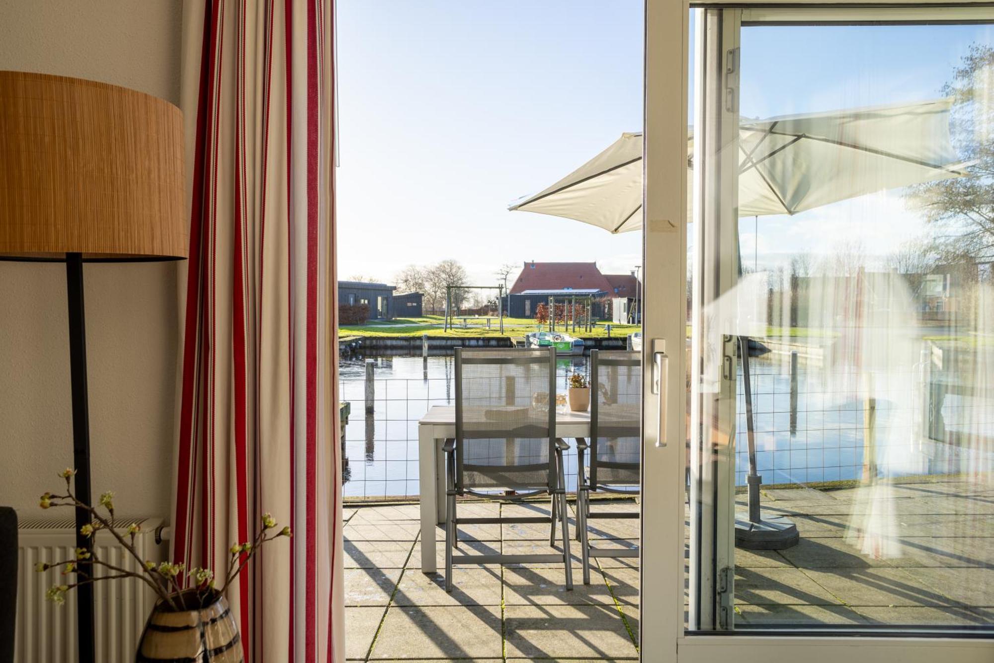 Waterpark Oan 'E Poel Bij Sneekermeer Terherne Kamer foto