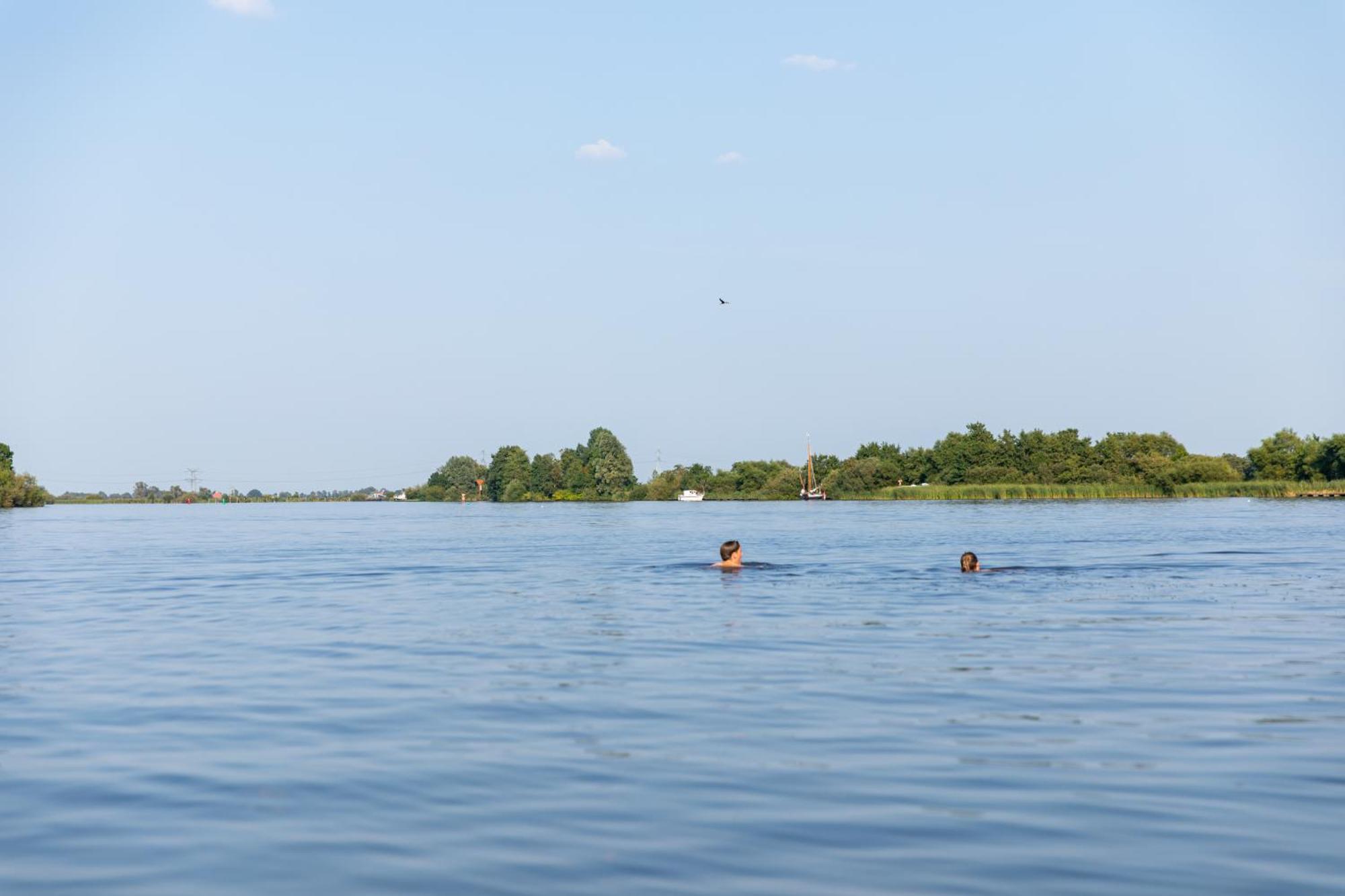 Waterpark Oan 'E Poel Bij Sneekermeer Terherne Buitenkant foto